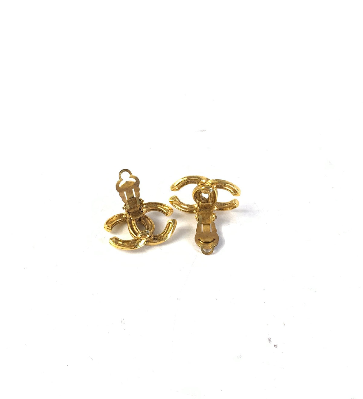 Preloved Chanel Textured Gold Earrings A6945