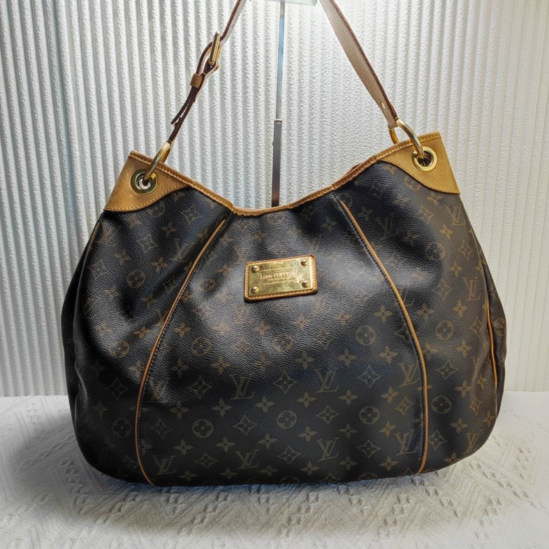 Preloved Louis Vuitton Monogram Canvas Hobo Bag in Brown