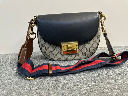 Gucci GG Supreme Saddle Bag Beige/Black