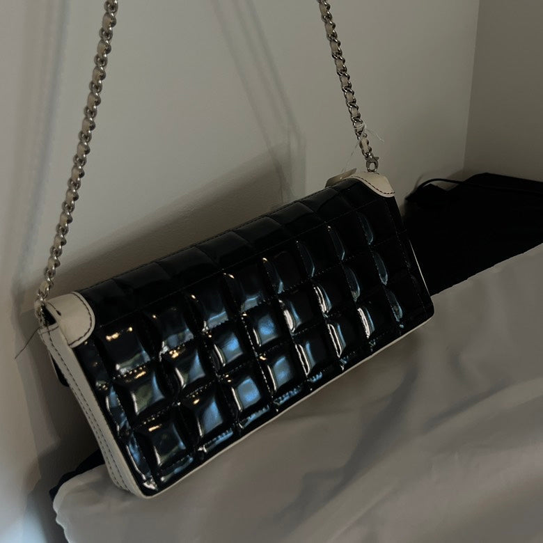 Chanel Patent Leather Chain Shoulder Bag AF472 Black and White