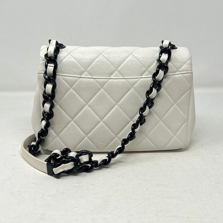 Chanel  Leather Chain Shoulder Bag AE896 White Quilted