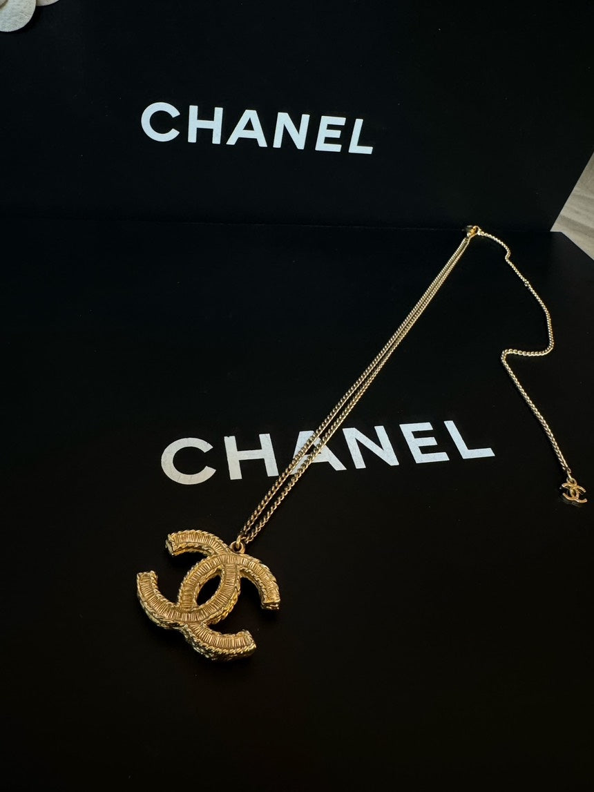 Chanel Large CC Pearls Necklace Gold Statement