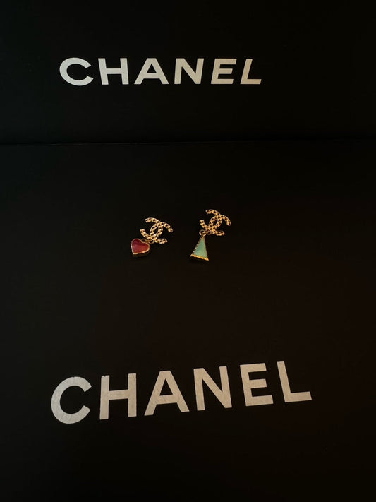 Chanel Geometric Pattern CC Diamond Grid Relief Earrings Black Earrings