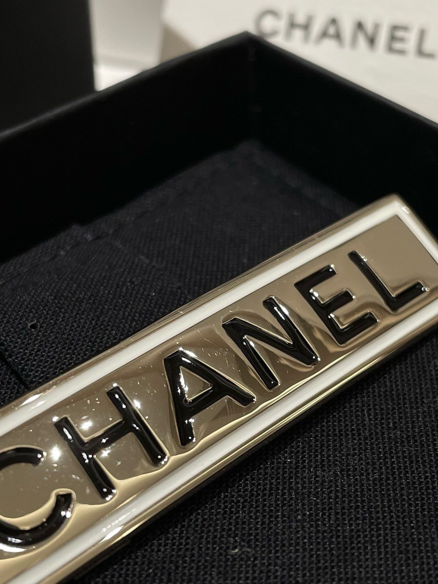 Chanel 21B Plate Brooch Gold Brooches