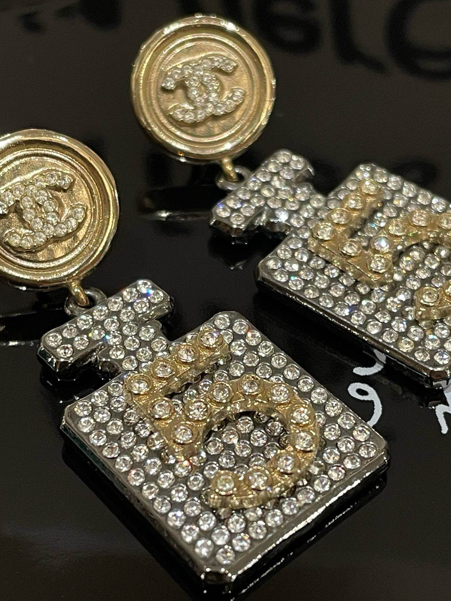 Chanel 21A No5 Drop Earrings Gold Crystal Brand New