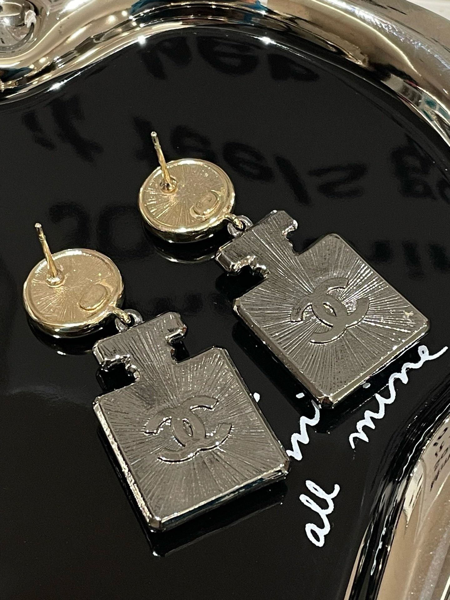 Chanel 21A No5 Drop Earrings Gold Crystal Brand New