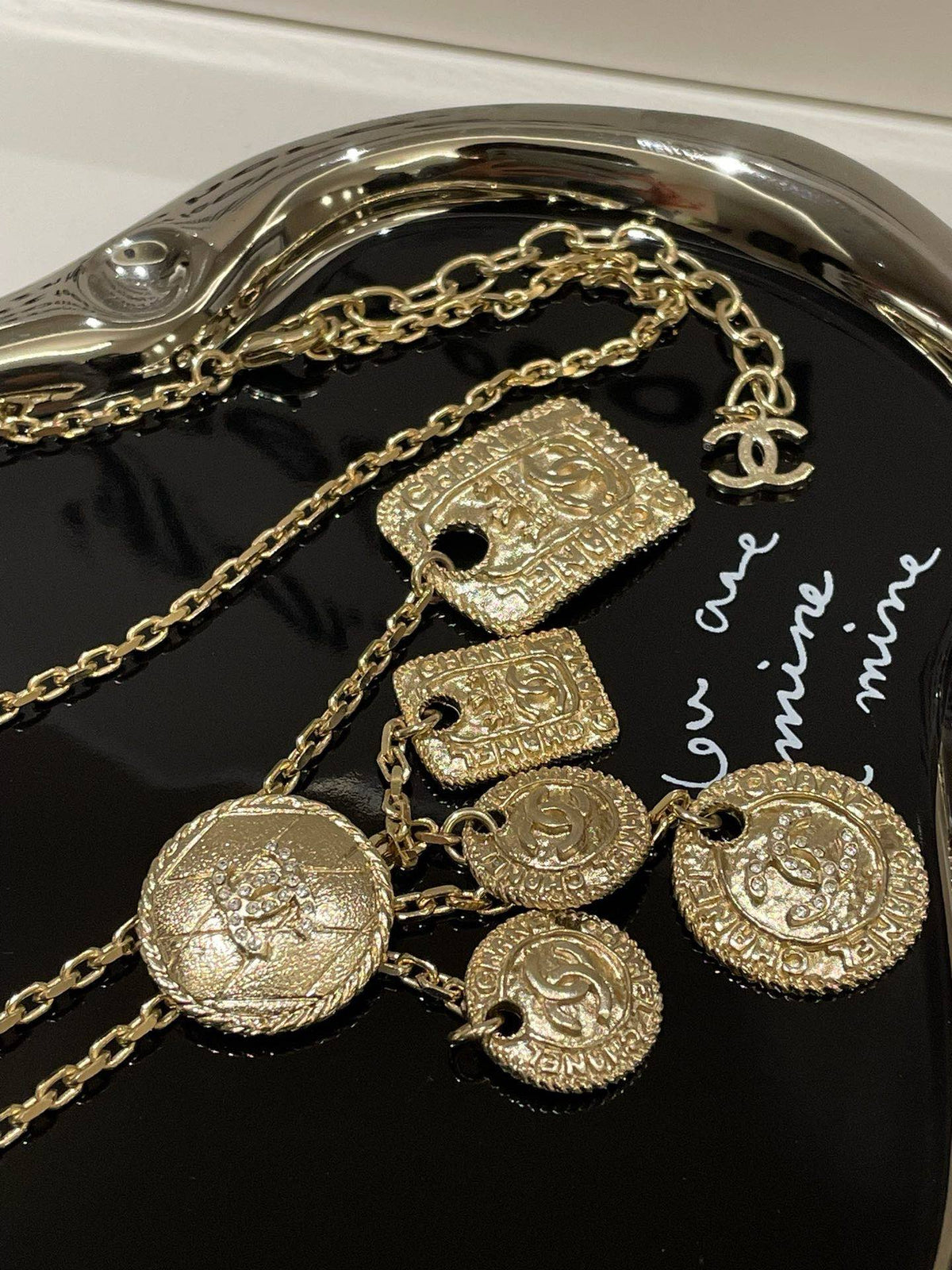 New Chanel 21A Coin Plate Necklace Gold Pendant Jewelry