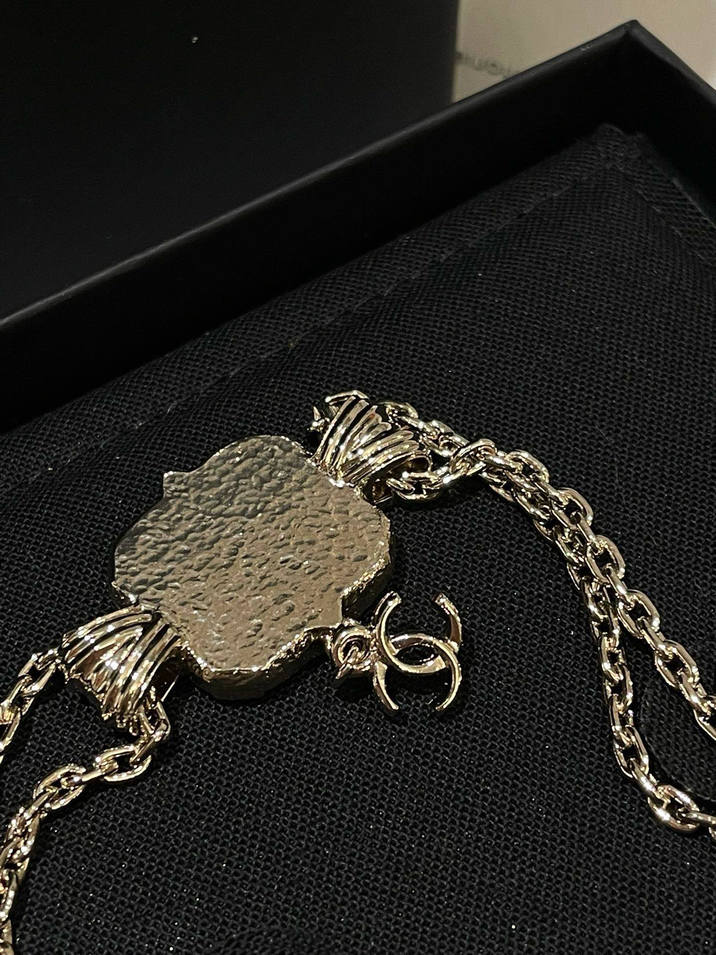 Chanel 21A Gold Chain Bracelet (17cm) Bracelets