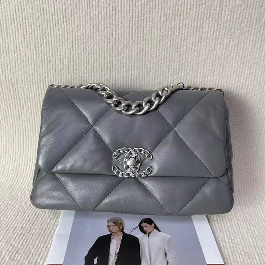 Chanel 19 CHIP Bag in Grey Leather - Shoulder Bag