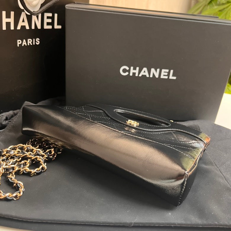 Chanel Quilted Black Cross Body Bag – Leather