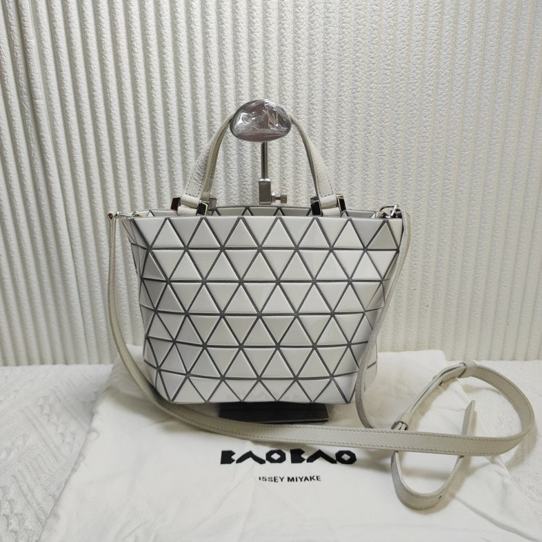 Issey Miyake Bao Bao Crossbody Bag 12123674 White Geometric