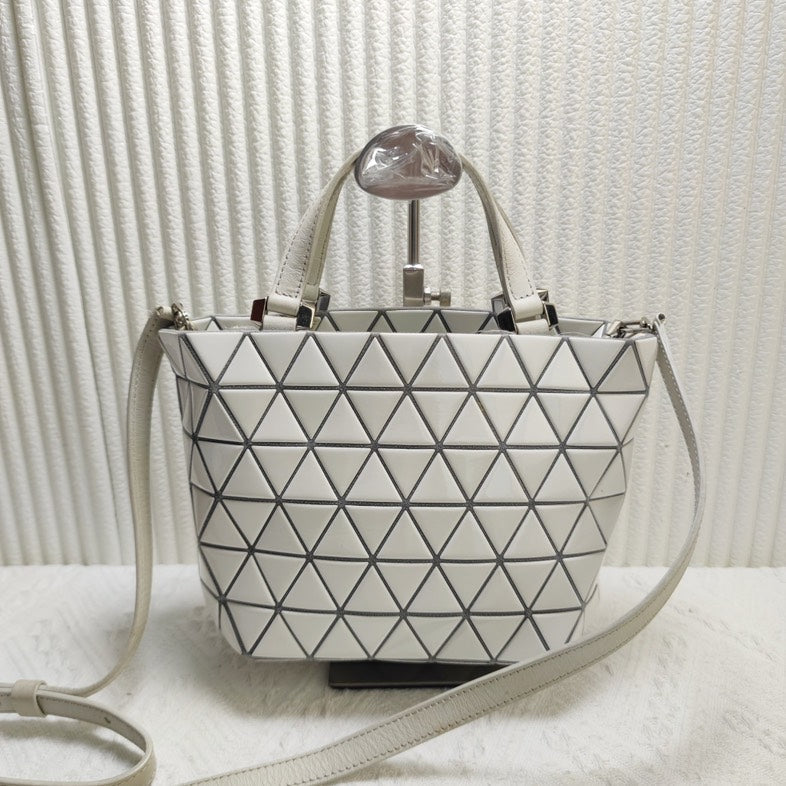 Issey Miyake Bao Bao Crossbody Bag 12123674 White Geometric