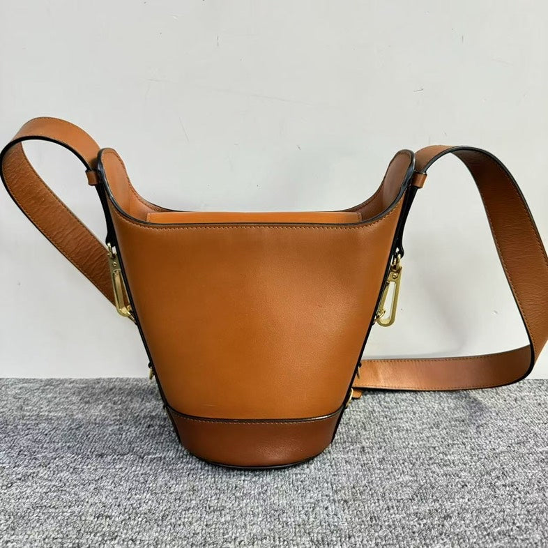 Preloved Fendi Roma Brown Leather Crossbody Bag