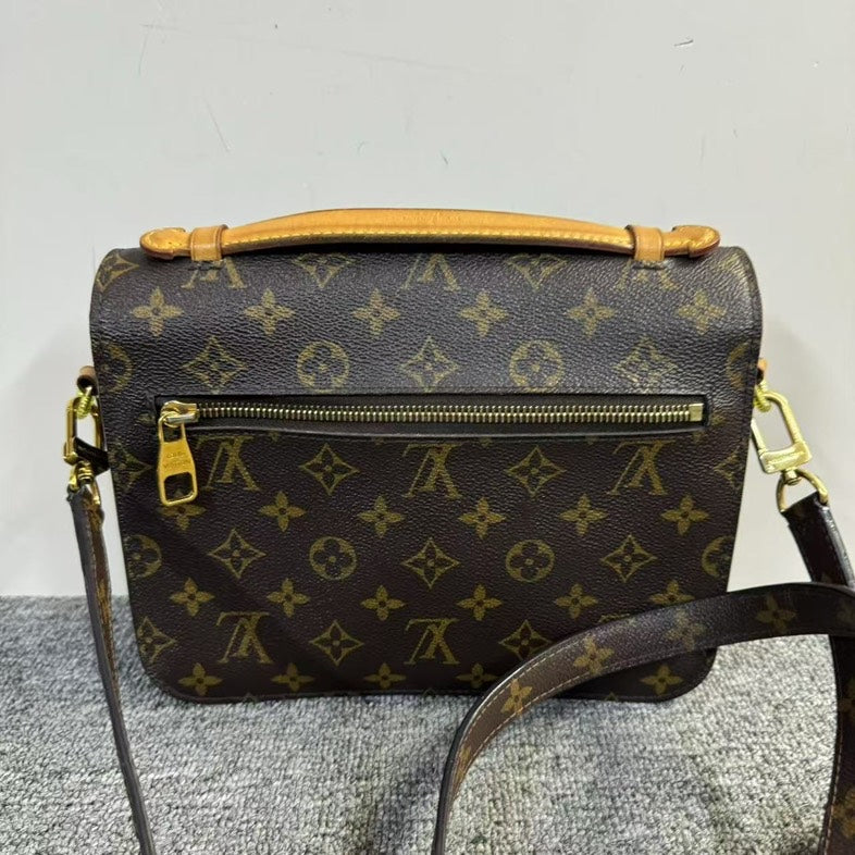 Preloved LV Louis Vuitton Monogram Metis Crossbody Bag in Brown