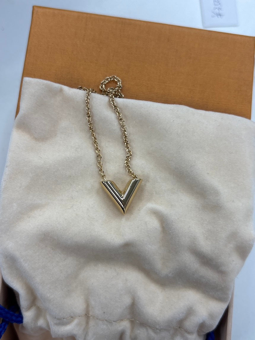 LV Necklace Essential V Gold Pendant Necklaces