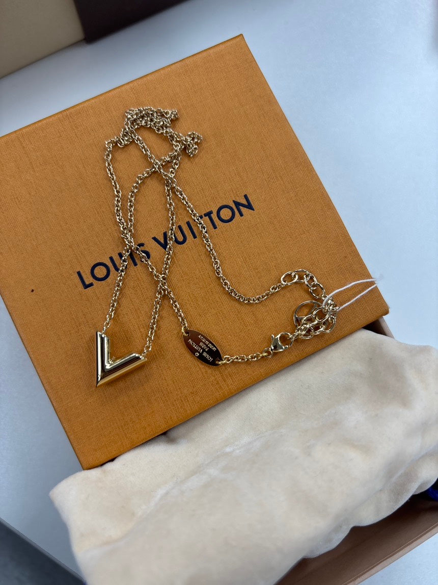 LV Necklace Essential V Gold Pendant Necklaces