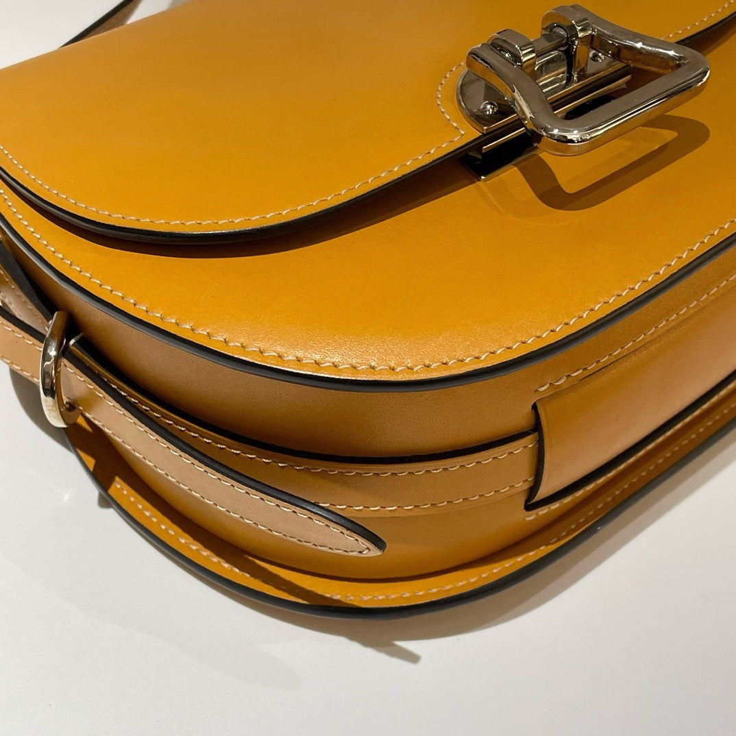 Un Moynat Loulou Saddle Bag Small Yellow Leather Crossbody Bag #13703