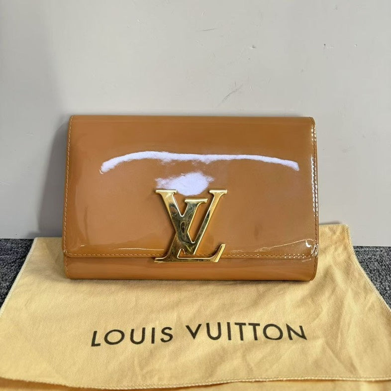 Preloved Louis Vuitton Vernis Patent Leather Clutch in Tan