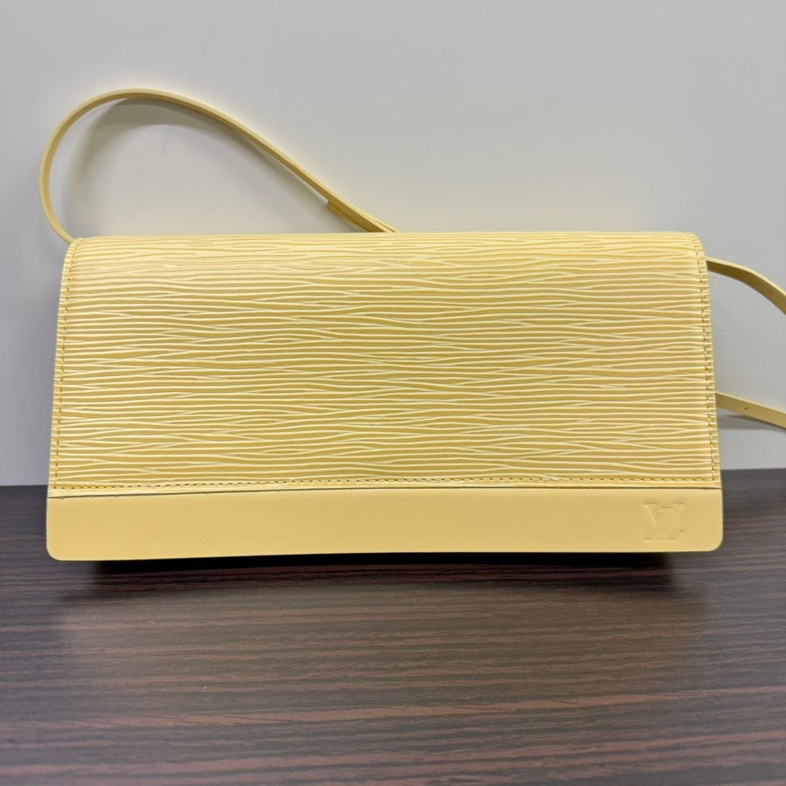 Preloved Louis Vuitton Epi Leather Yellow Shoulder Bag LB109978
