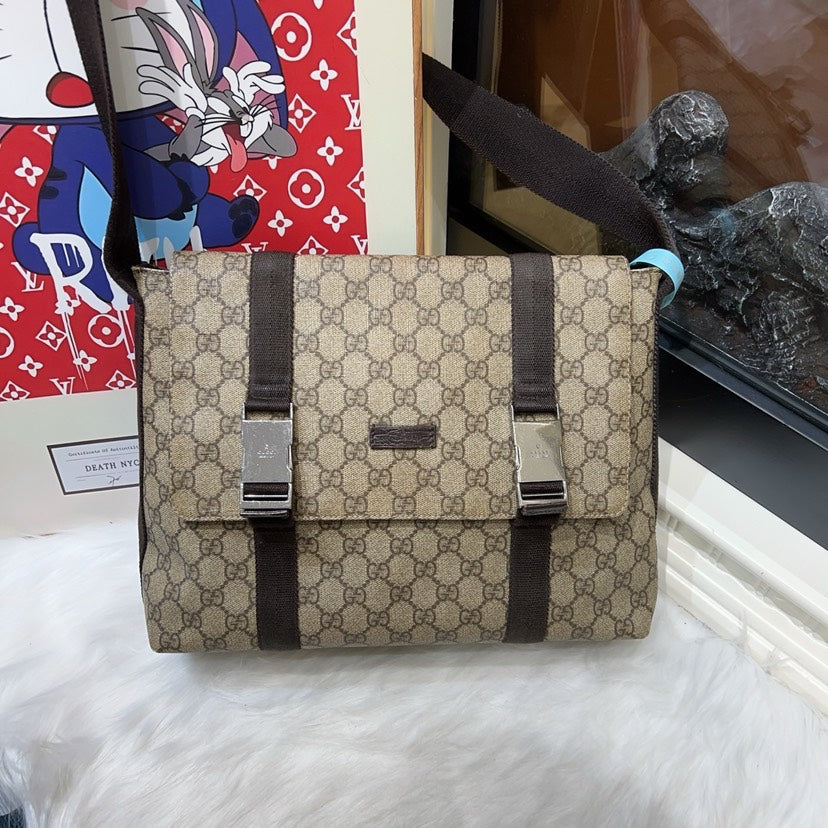Preloved Gucci GG Supreme Messenger Beige Crossbody Bag