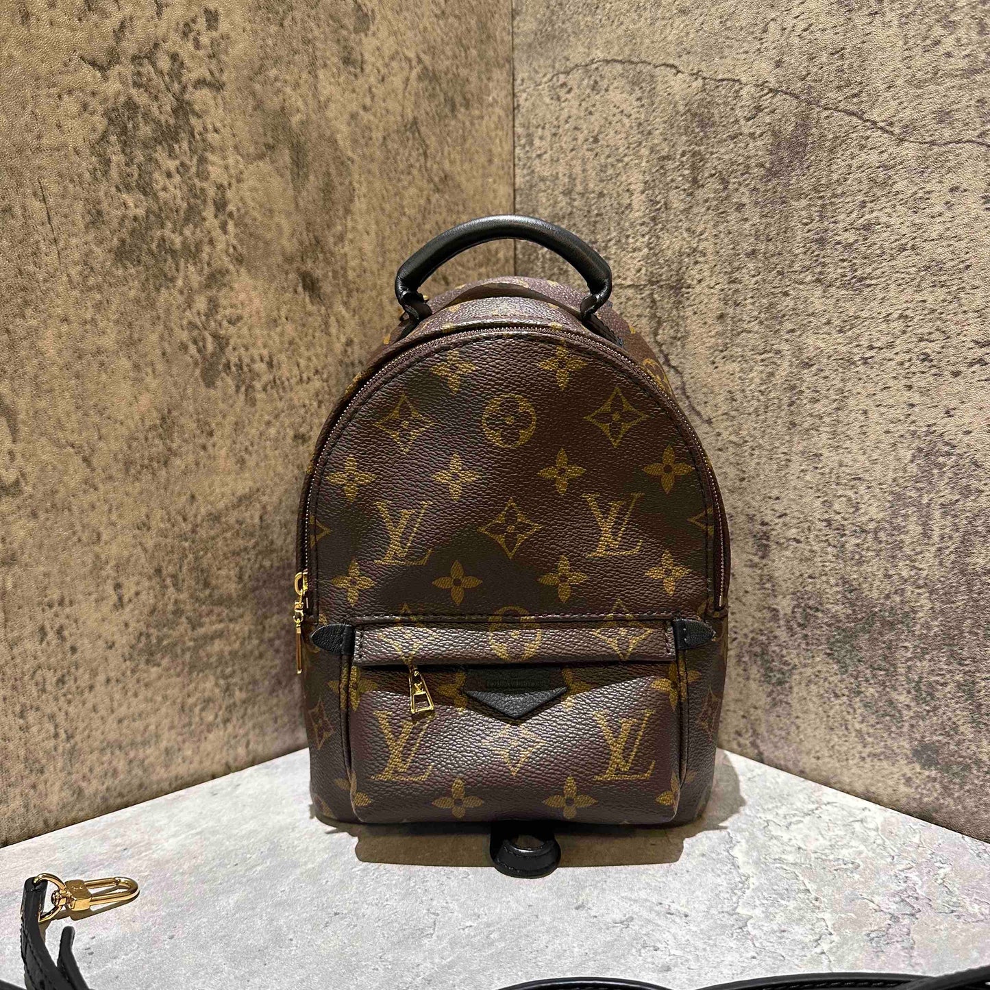 🎀Preloved Louis Vuitton backpack bag microchip