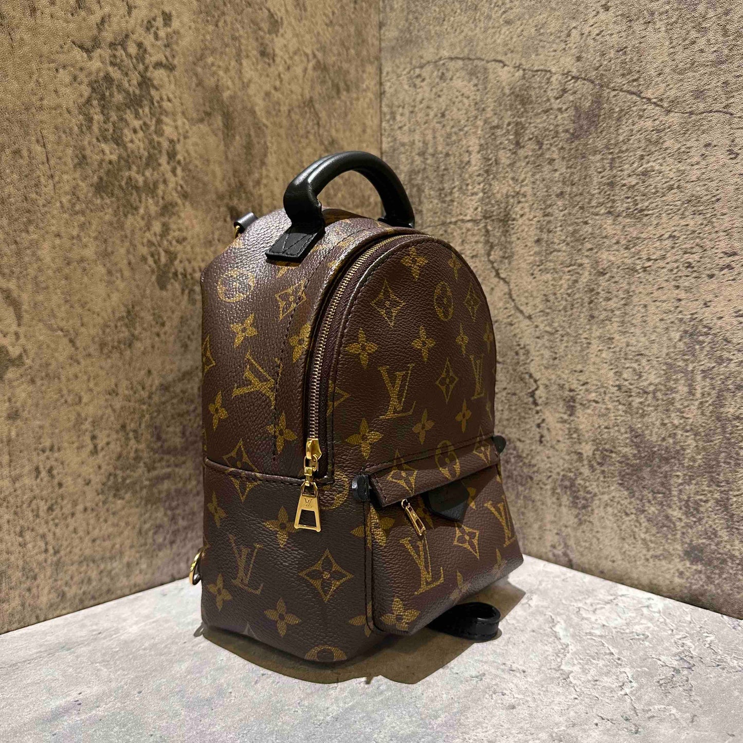 🎀Preloved Louis Vuitton backpack bag microchip