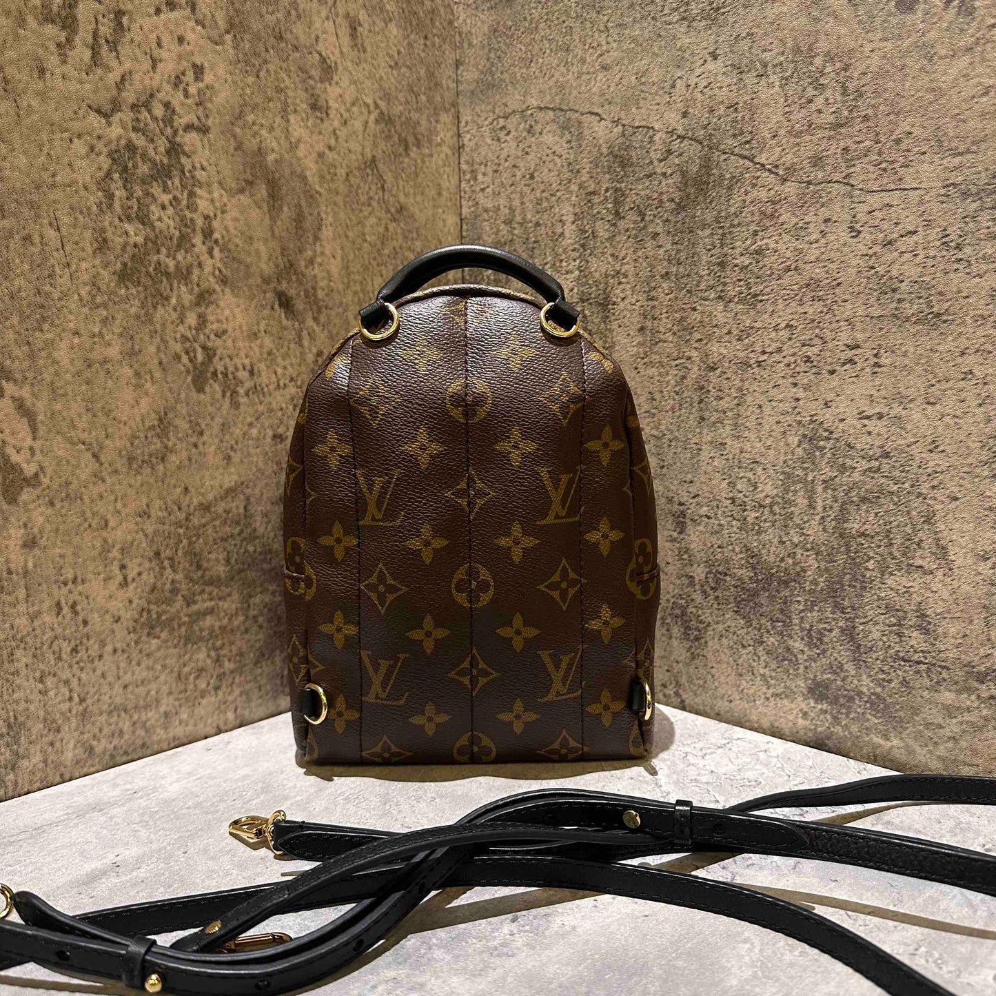 🎀Preloved Louis Vuitton backpack bag microchip