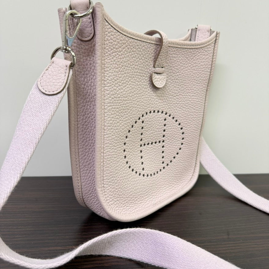 Hermès Evelyne TPM Crossbody Stamp W 2024 Taurillon Maurice Mauve Pale Bag