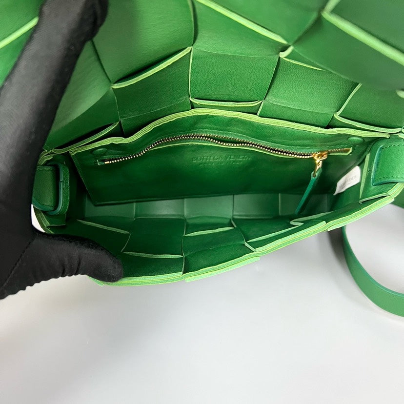 Preloved Bottega Veneta BV Cassette Green Leather Crossbody Bag XJ10936