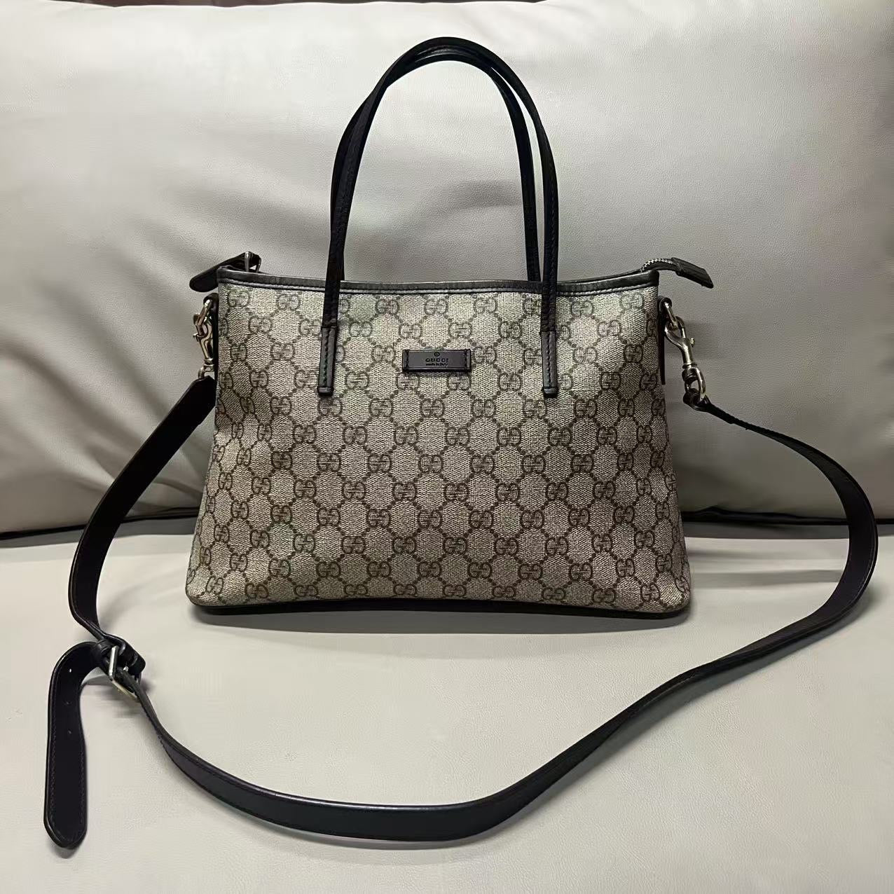 Gucci GG Supreme Beige Two-Way Shoulder Bag