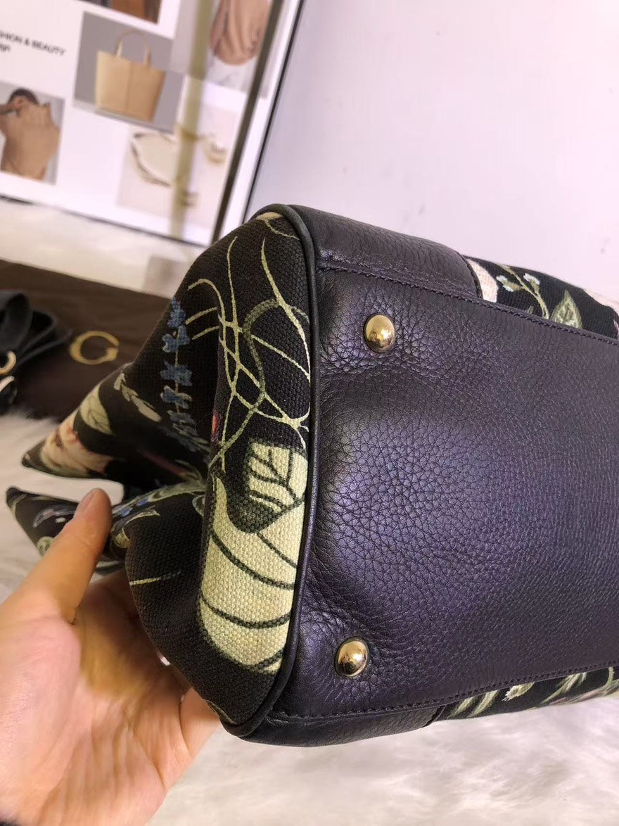 Gucci Flora Bamboo Handle Bag Black Floral Print Top Handle Bag