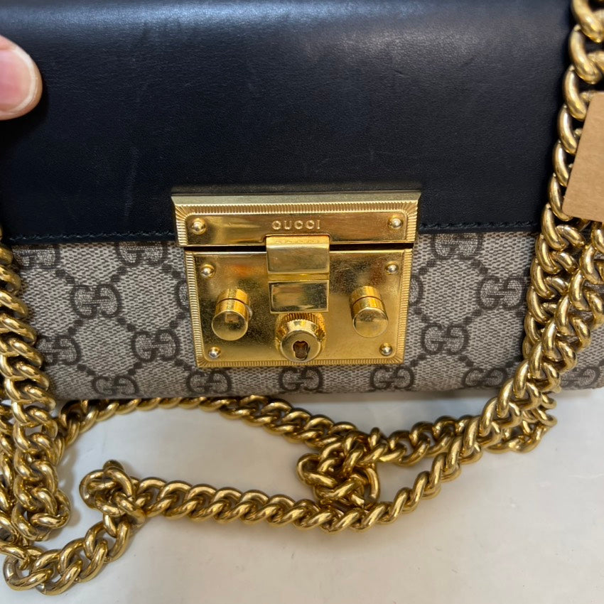 Gucci padlock (s)