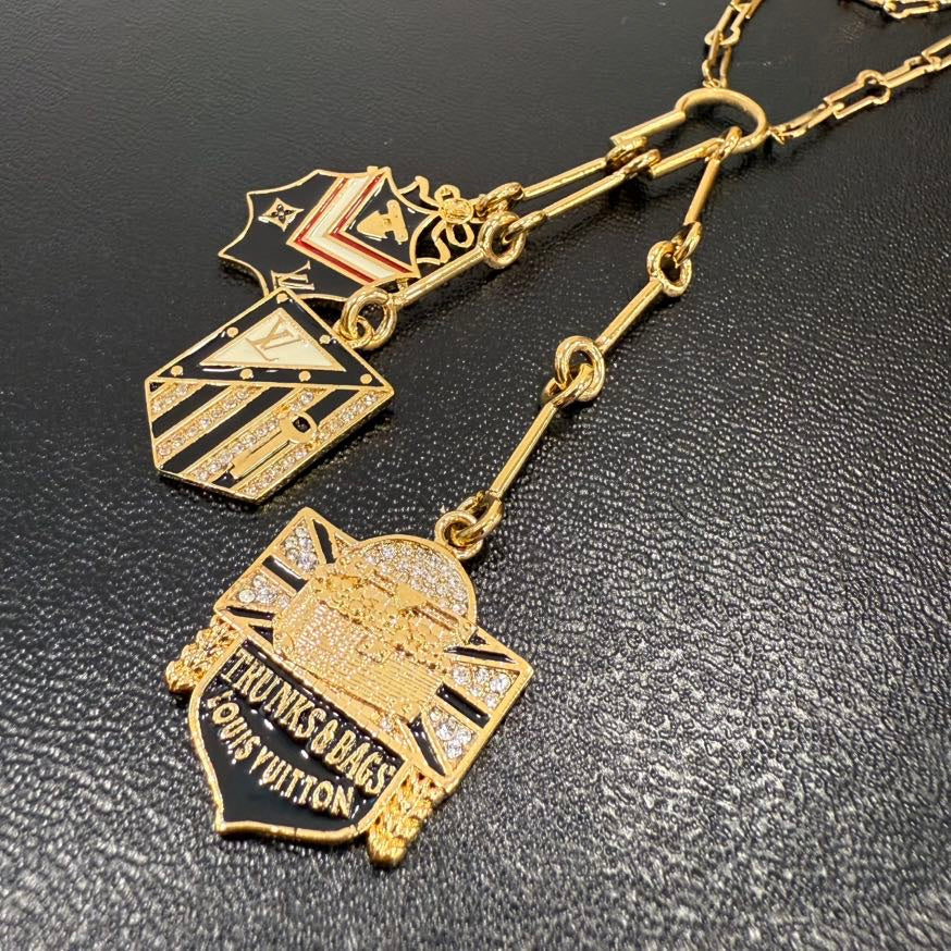 Preloved LV Rhinestone Pendant Necklace FM0185