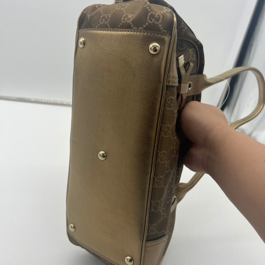 Gucci shoulder bag A