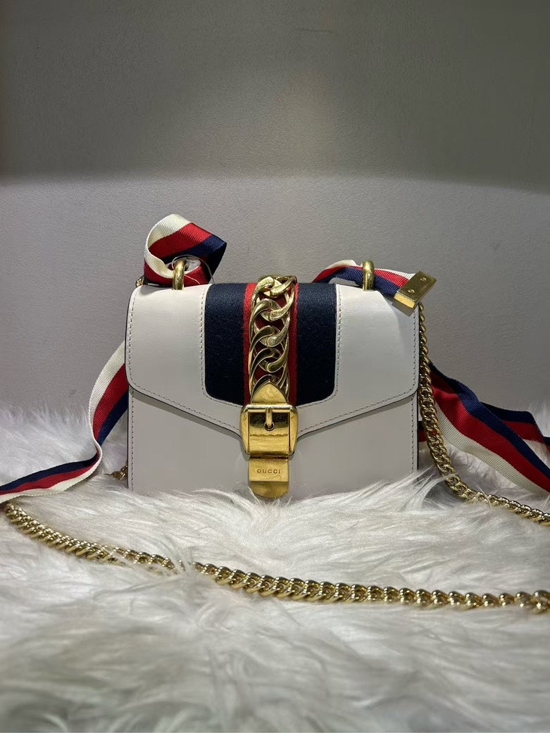 GUCCI Sylvie White Shoulder Bag with Chain Strap