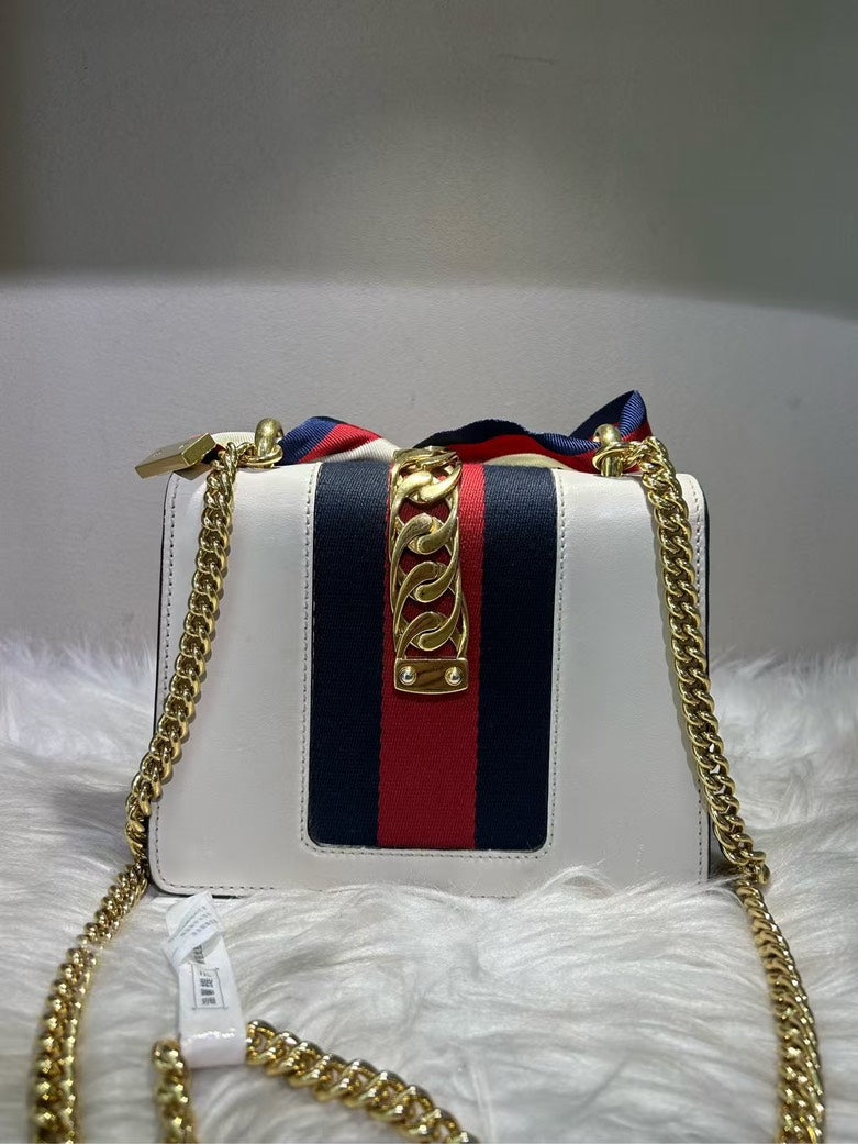 GUCCI Sylvie White Shoulder Bag with Chain Strap