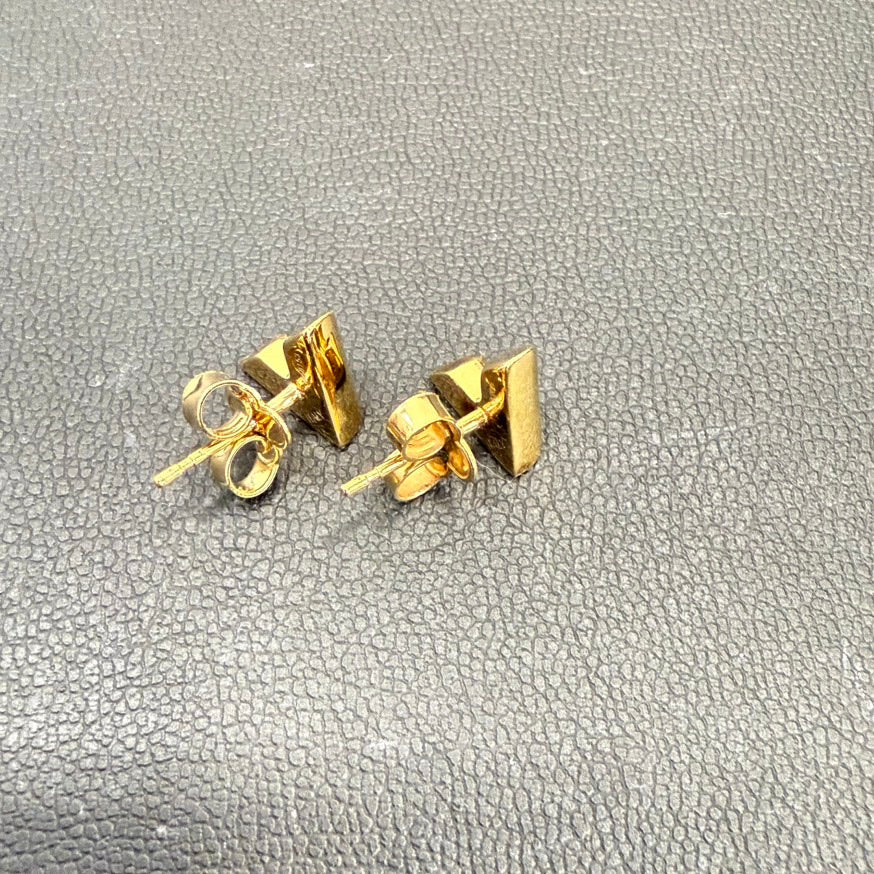 Preloved Louis Vuitton V Studs FM0094 Gold Earrings