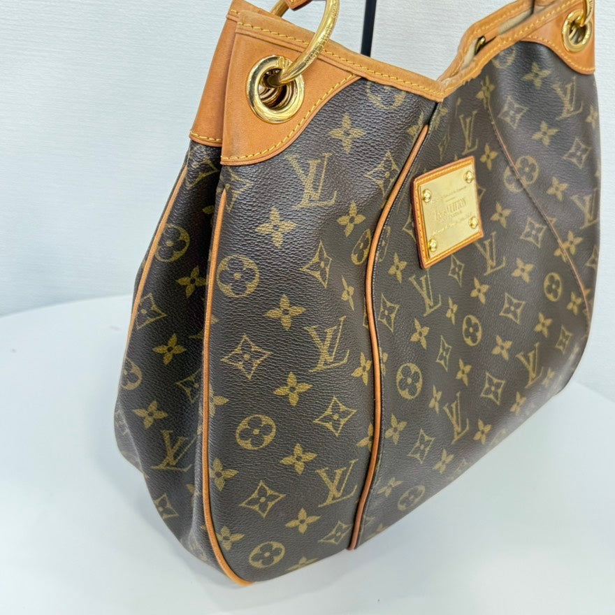 Preloved LV Monogram Hobo Bag FM0015