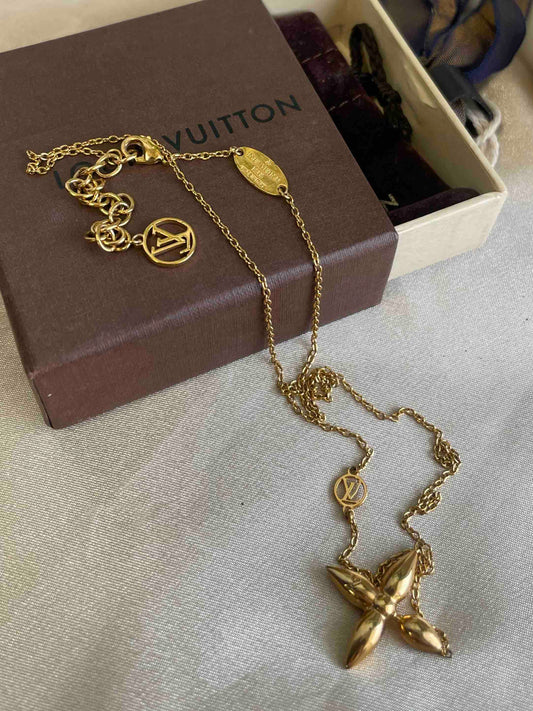 Louis Vuitton Blossom Necklace Gold Pendant
