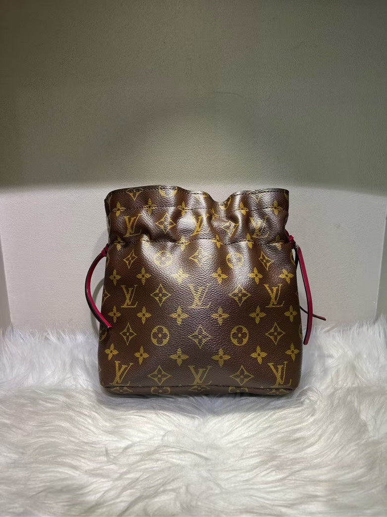 Louis Vuitton Monogram Drawstring Brown Leather Bag - , No Strap