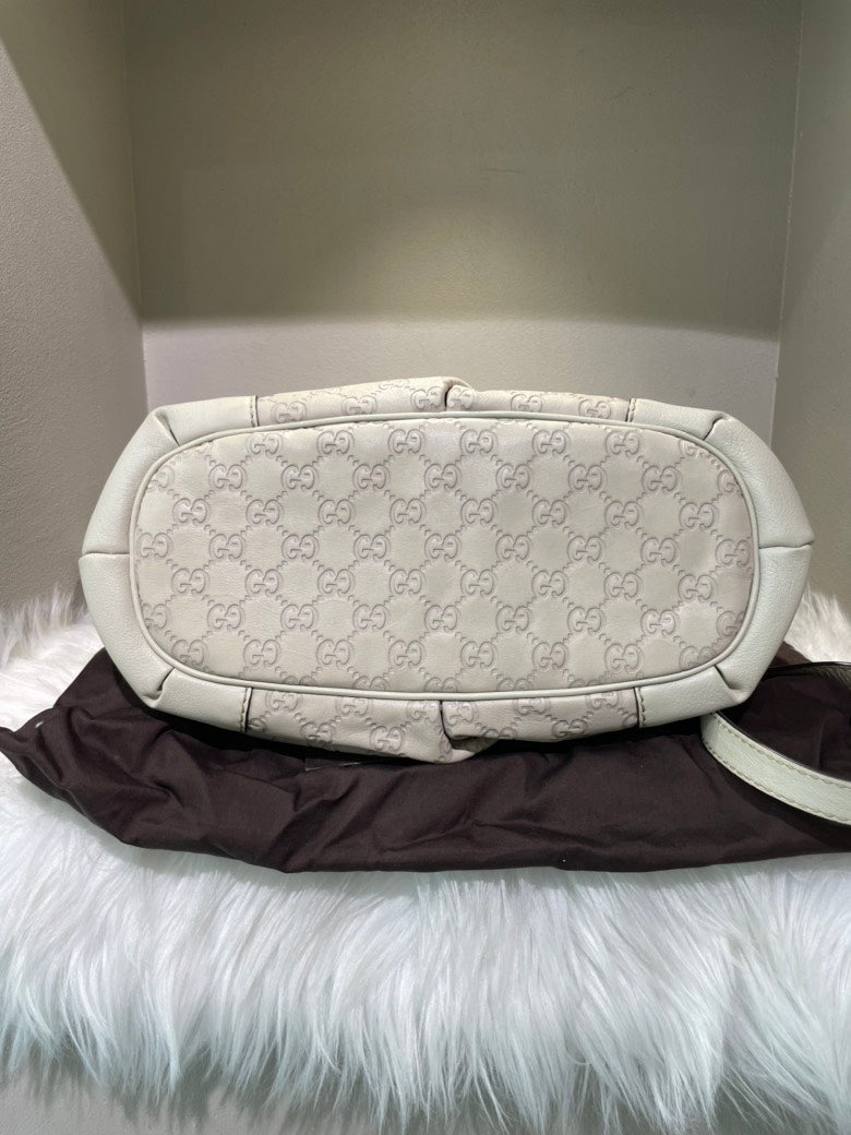 GUCCI GG Canvas White Shoulder Bag