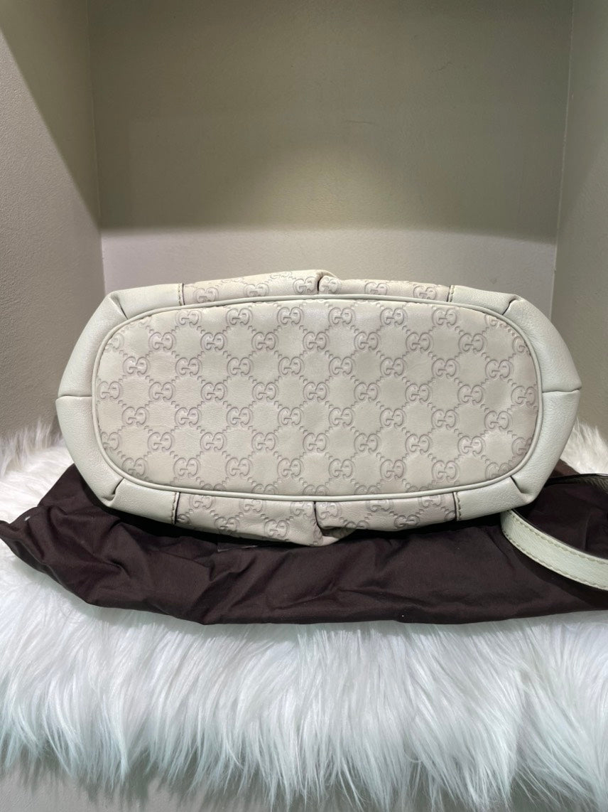 GUCCI GG Canvas Shoulder Bag Off-White Medium