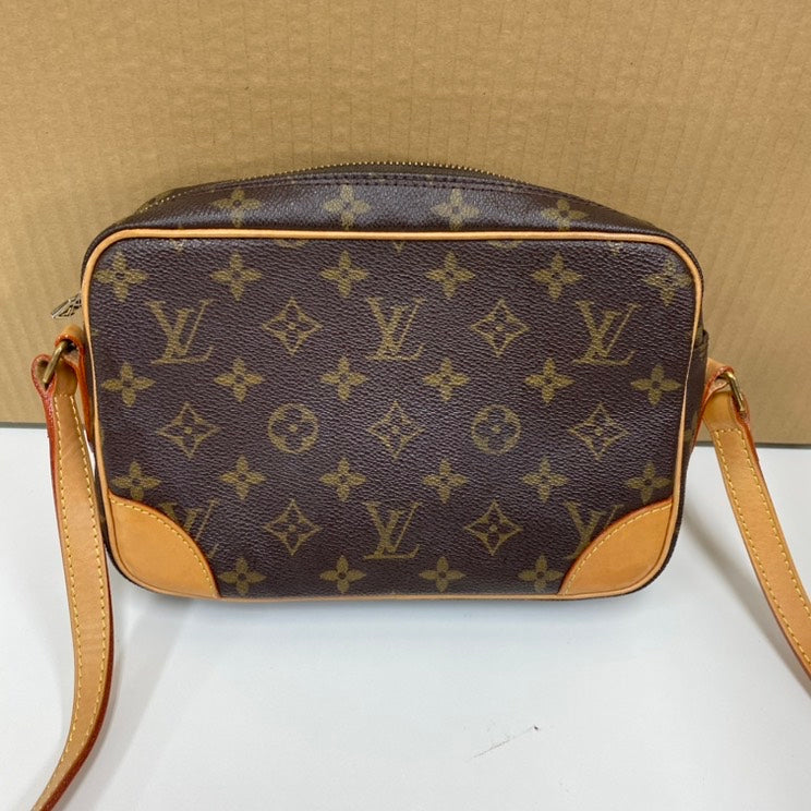 Preloved Lv crossbody E6640