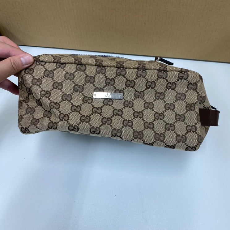 Gucci pouch bag E