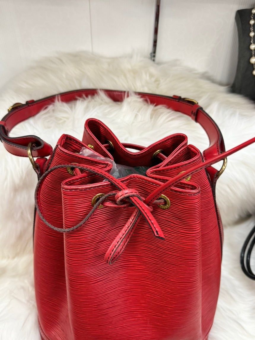 Preloved Louis Vuitton EPI Noe Red Bucket Bag