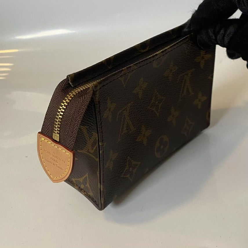 Preloved hand bag
