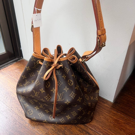Preloved LV Monogram Noe Leather Shoulder Bag AG324