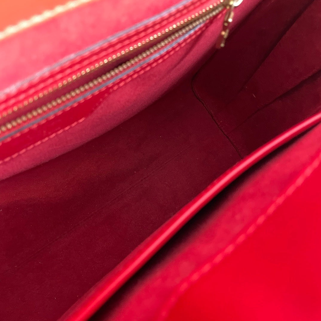 Vintage💎 Louis Vuitton Epi Leather Tote Bag (1998) #13403