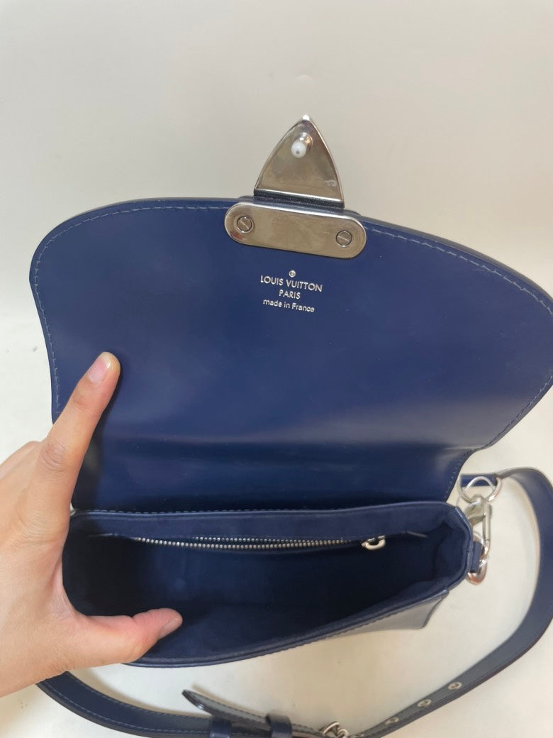 preloved LV shoulder bag