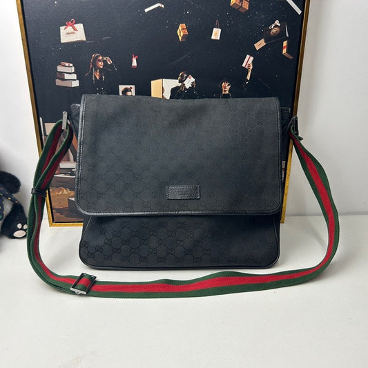 🤵New pre loved Gucci Canvas messenger bag()